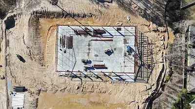 construction-progress-foundation-frame